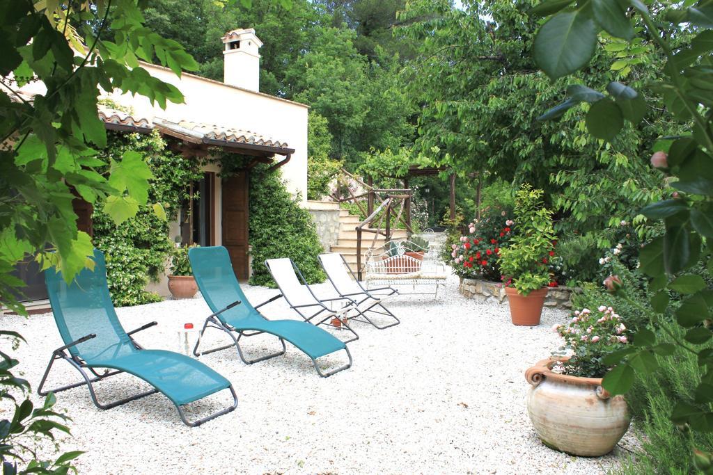 Penzion Torre Del Falco Spoleto Pokoj fotografie